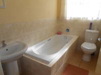 Bathroom 1 - 5 square meters of property in Roodekop