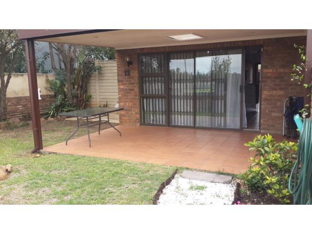 2 Bedroom Duplex for Sale For Sale in Boksburg - Home Sell - MR102266