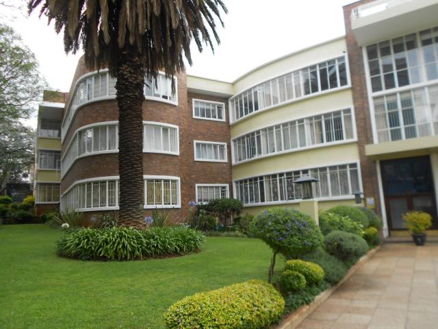 2 Bedroom Apartment for Sale For Sale in Rosebank - JHB - Home Sell - MR102286