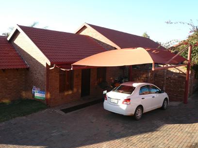 2 Bedroom House for Sale For Sale in Waterkloof - Private Sale - MR10240