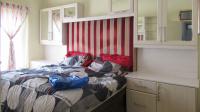 Main Bedroom - 21 square meters of property in Bezuidenhout Valley