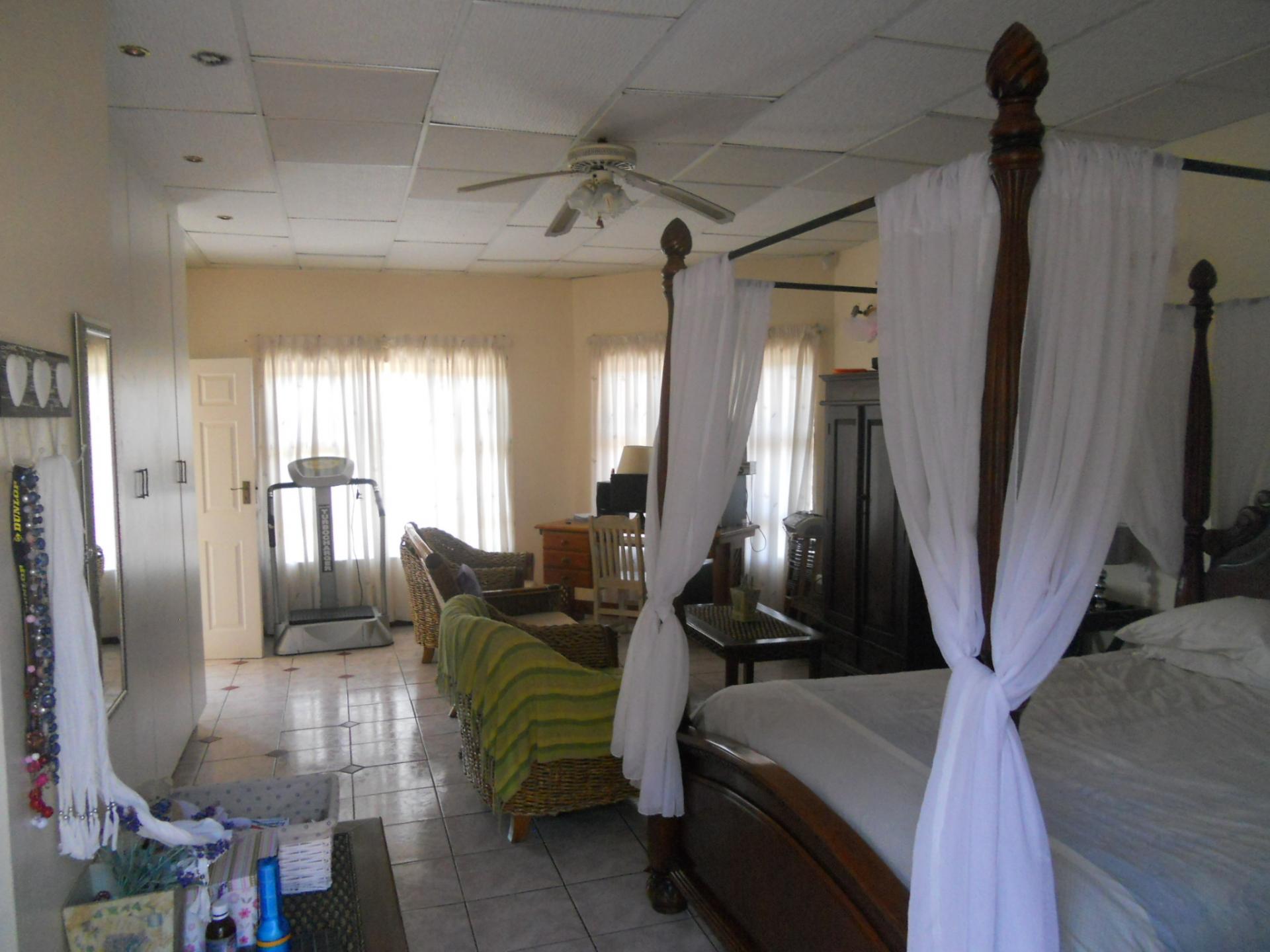 Bed Room 5+ - 112 square meters of property in Margate