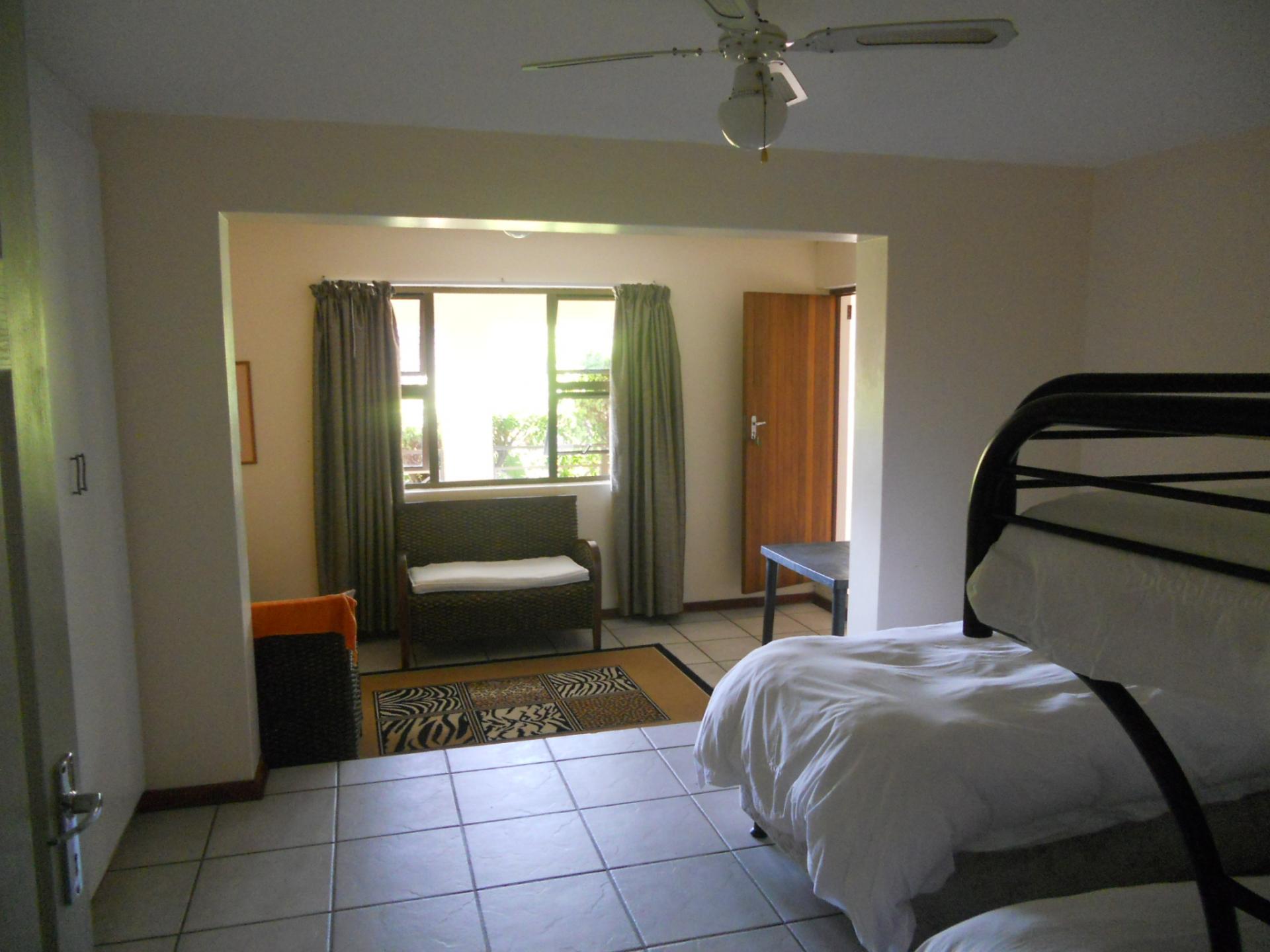 Bed Room 2 - 16 square meters of property in Margate