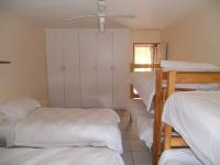 Bed Room 1 - 26 square meters of property in Margate