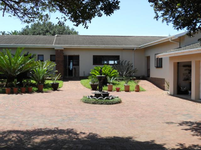 8 Bedroom House for Sale For Sale in Umkomaas - Private Sale - MR103422