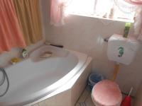 Bathroom 1 - 3 square meters of property in Pearly Beach