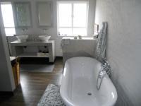 Main Bathroom - 9 square meters of property in Heritage Hill