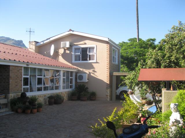 8 Bedroom House for Sale For Sale in Stellenbosch - Home Sell - MR103657