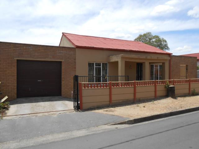 4 Bedroom House for Sale For Sale in Paarl - Home Sell - MR103738