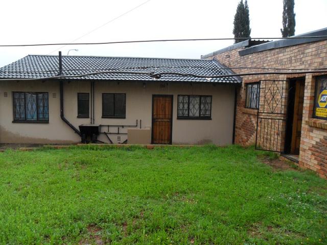 3 Bedroom House for Sale For Sale in Lenasia South - Home Sell - MR103787