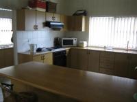 Kitchen - 24 square meters of property in Onrus Rivier (Onrus)