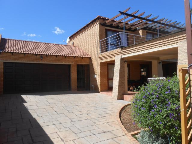 3 Bedroom Duet for Sale For Sale in Rooihuiskraal North - Private Sale - MR104111