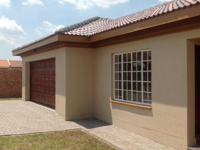 3 Bedroom Duplex for Sale For Sale in Middelburg - MP - Home Sell - MR104146