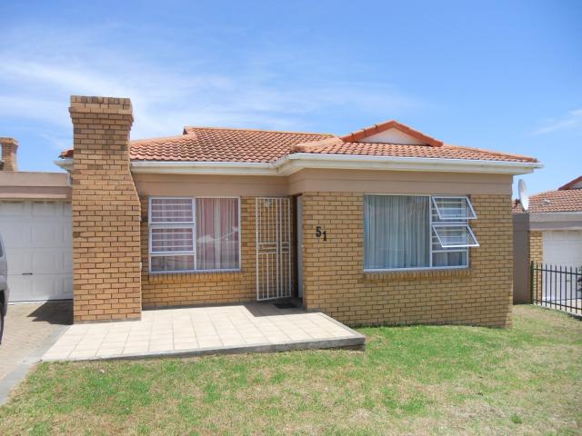 2 Bedroom House for Sale For Sale in Mossel Bay - Home Sell - MR104177