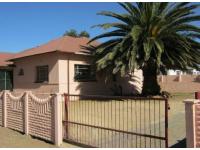 6 Bedroom 2 Bathroom House for Sale for sale in Dunnottar