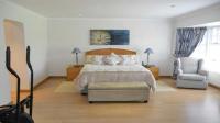 Main Bedroom - 28 square meters of property in Sunward park