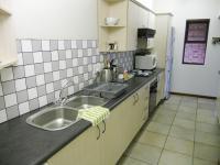 Kitchen - 12 square meters of property in George East