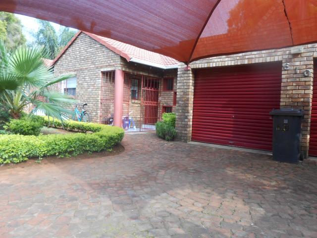 3 Bedroom Duet for Sale For Sale in Doornpoort - Private Sale - MR104512