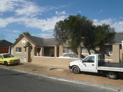 5 Bedroom House for Sale For Sale in Parow Central - Home Sell - MR10457