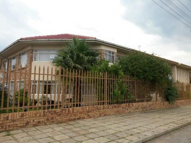 2 Bedroom Apartment for Sale For Sale in Randfontein - Home Sell - MR104645