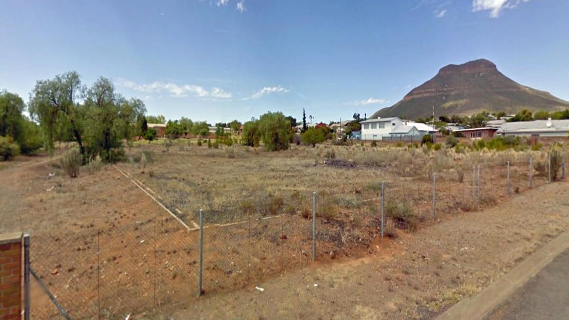 Front View of property in Graaff Reinet