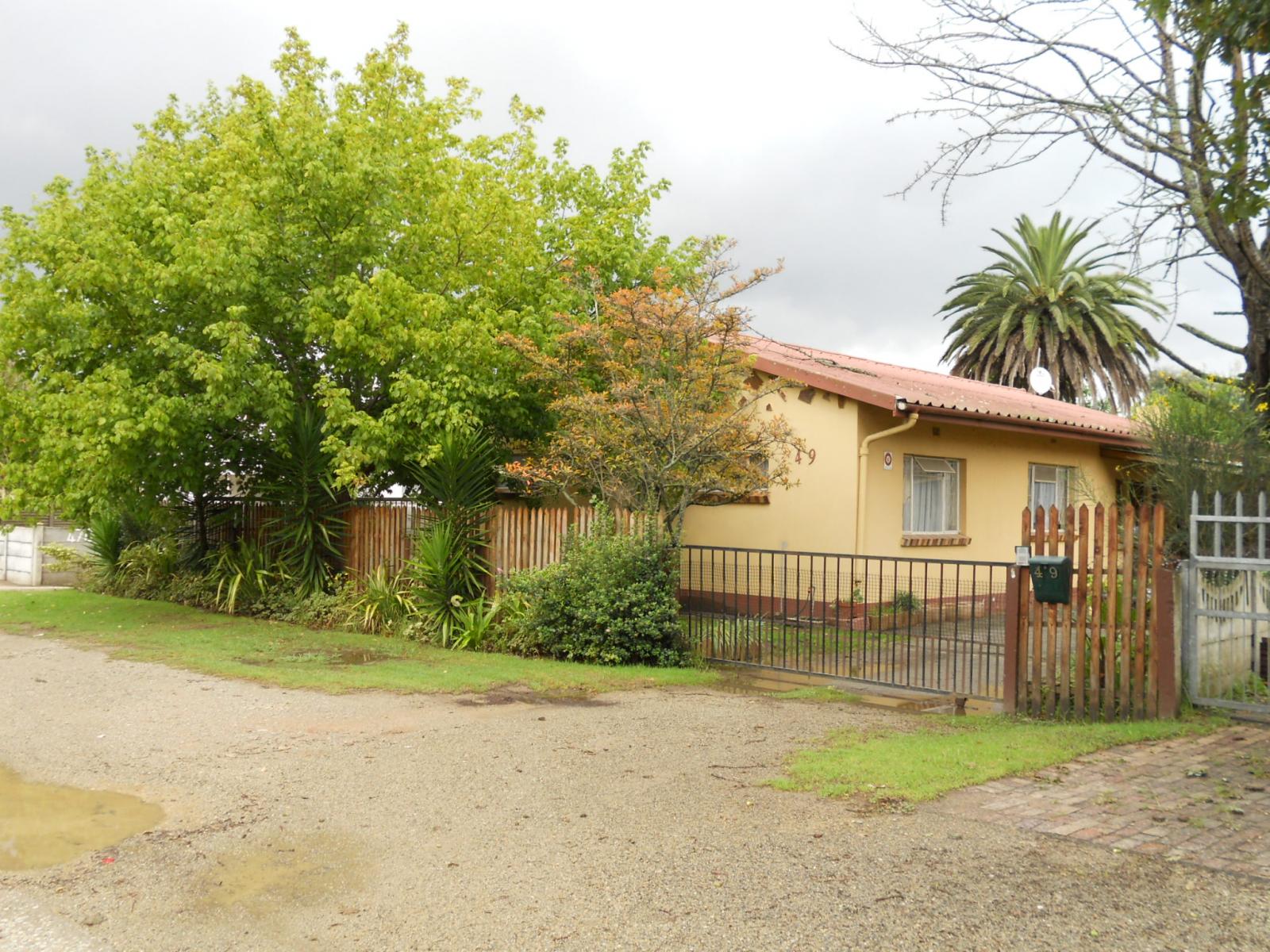 Front View of property in George South