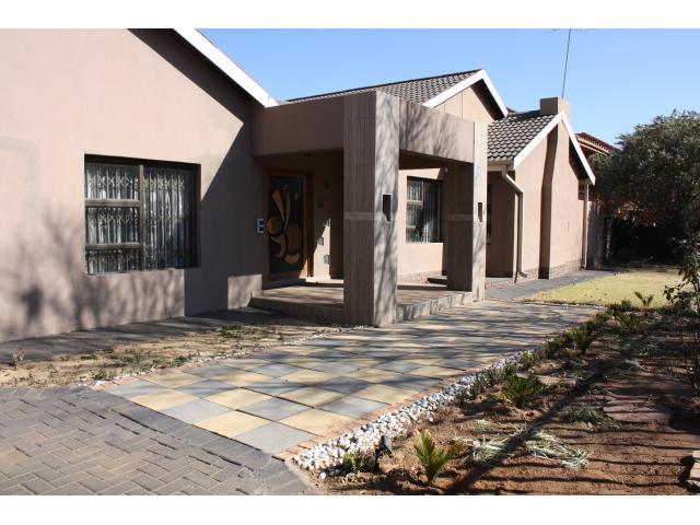 5 Bedroom House for Sale For Sale in Vanderbijlpark - Private Sale - MR104743