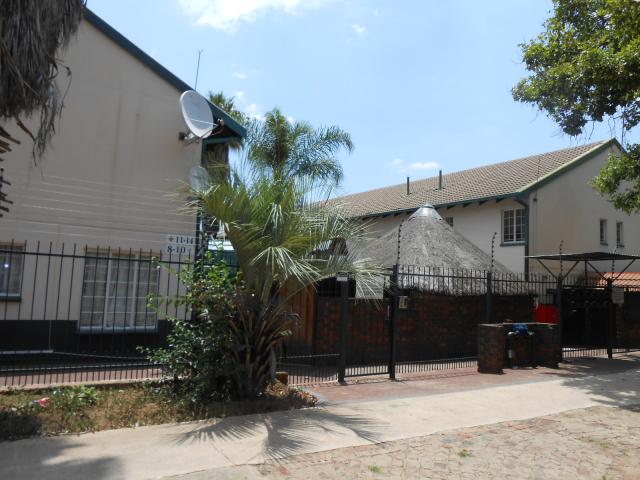 4 Bedroom Apartment for Sale For Sale in Pretoria West - Private Sale - MR104821