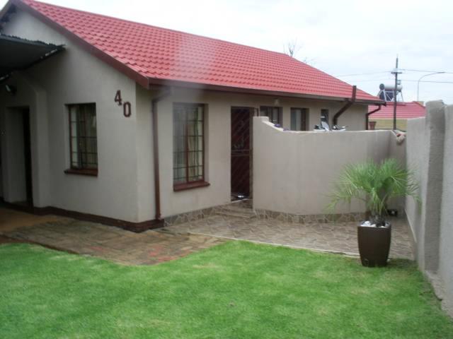 3 Bedroom House for Sale and to Rent For Sale in Mid-ennerdale - Home Sell - MR104868