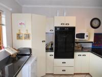 Kitchen - 19 square meters of property in Eden George
