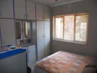 Bed Room 1 - 10 square meters of property in Umzinto