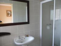 Main Bathroom of property in Birchleigh