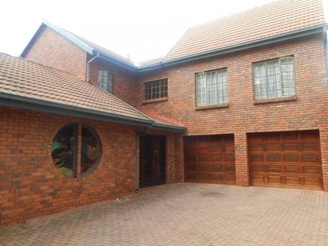 House for Sale For Sale in Garsfontein - Private Sale - MR105241