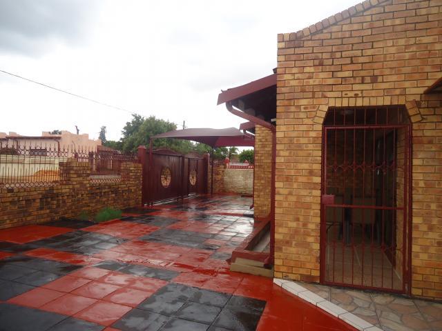 3 Bedroom House for Sale For Sale in Mabopane - Home Sell - MR105309