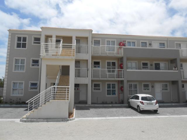 2 Bedroom Apartment for Sale For Sale in Melkbosstrand - Private Sale - MR105333