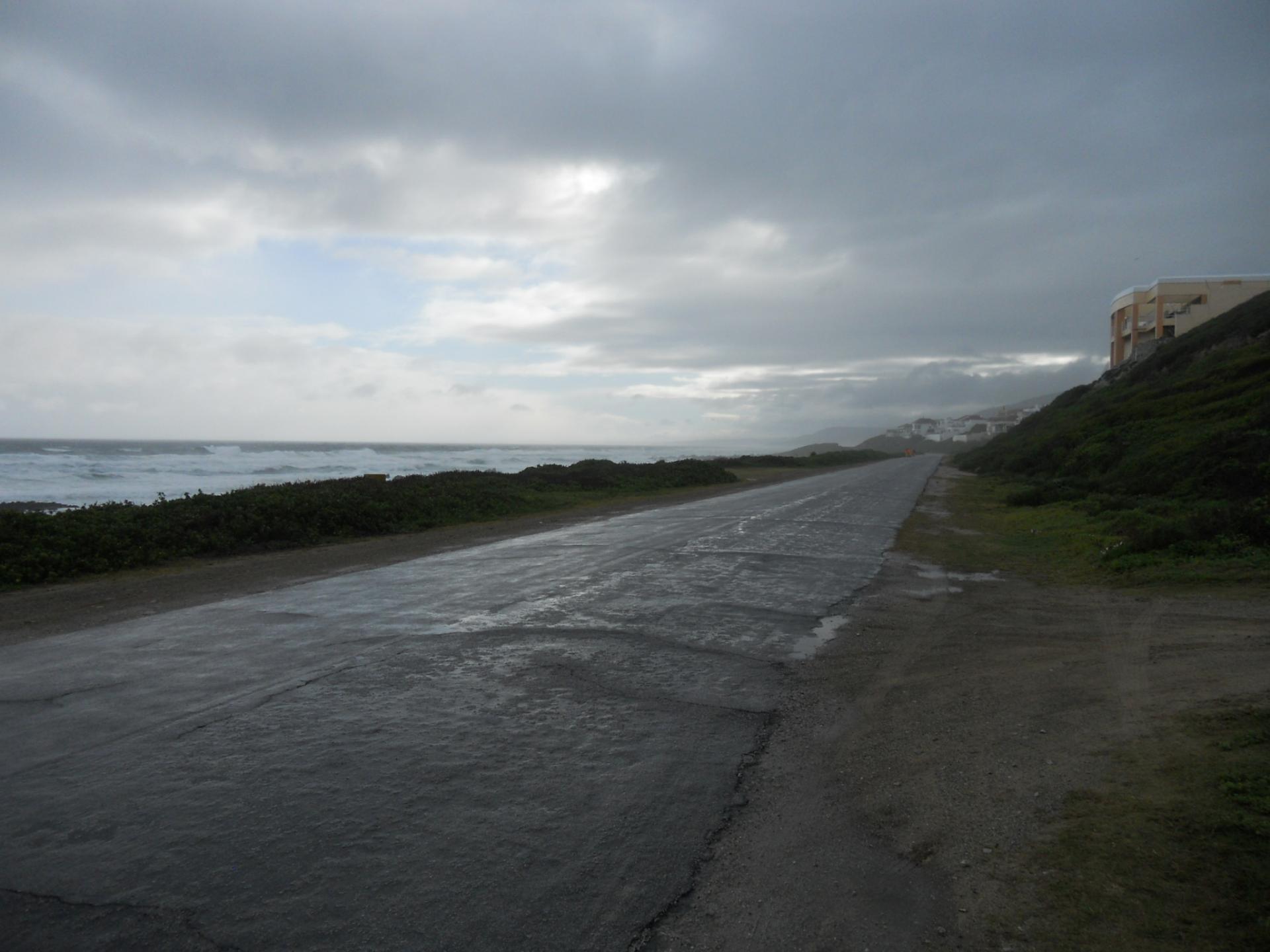 Front View of property in Beachview