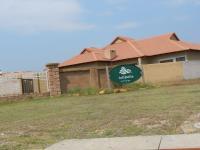 Front View of property in Silver Lakes Golf Estate