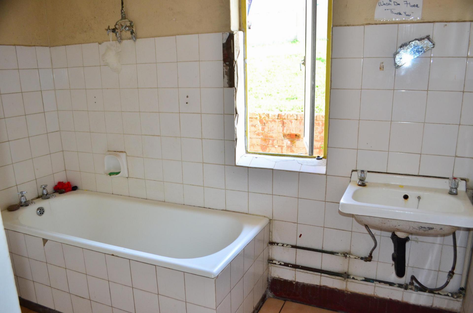 Bathroom 1 of property in Port Shepstone