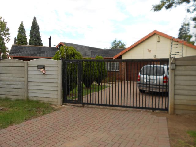 5 Bedroom House for Sale For Sale in Boksburg - Home Sell - MR105726