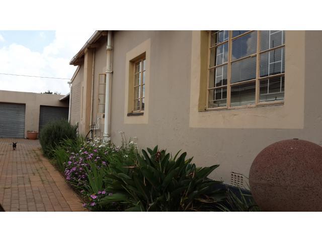 3 Bedroom House for Sale For Sale in Randfontein - Home Sell - MR105809