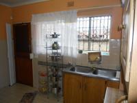 Kitchen - 10 square meters of property in Lenasia South