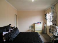 Main Bedroom - 22 square meters of property in Lenasia South