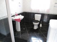 Main Bathroom - 7 square meters of property in Lenasia South