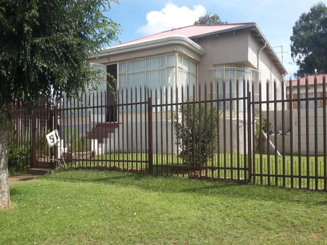 House for Sale For Sale in Krugersdorp - Private Sale - MR105972