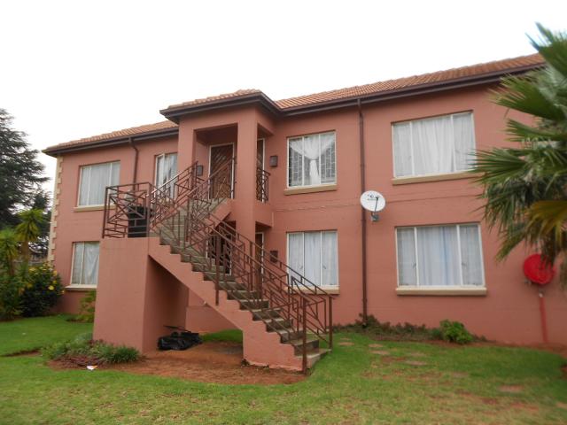 2 Bedroom Apartment for Sale For Sale in Kempton Park - Home Sell - MR106028