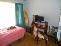 Bed Room 3 - 12 square meters of property in Umtentweni