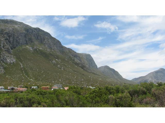 Spaces of property in Bettys Bay