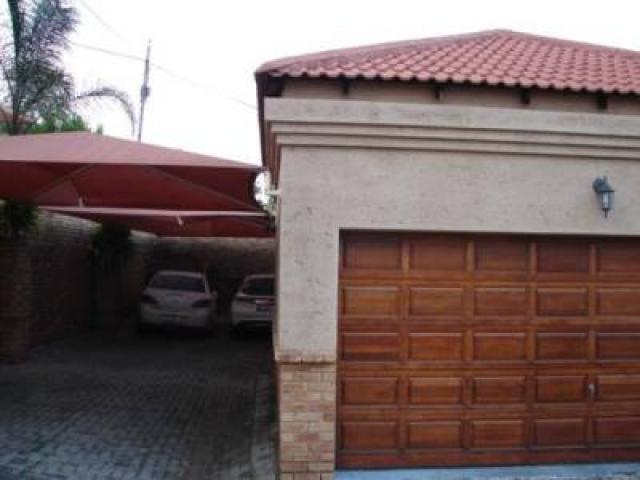 3 Bedroom Cluster for Sale For Sale in Rustenburg - Home Sell - MR106135