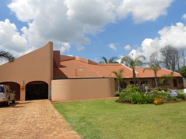 5 Bedroom House for Sale For Sale in Benoni - Private Sale - MR106173