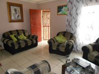 Lounges - 17 square meters of property in Boksburg